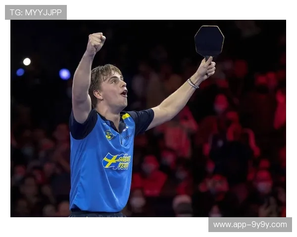 瑞典现场氛围热烈，莫雷加德与球迷互动跳舞