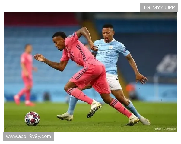 里尔高位逼抢对阵马赛经典防反,法甲战术哲学的未来走向